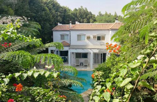 Kafrat al Jabal Villa | Villa by the Pyramids