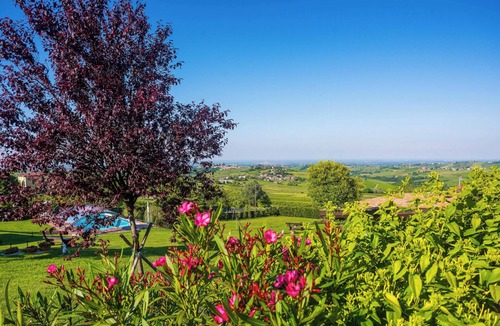 Valdamonte Villa | Villa 'Casa Vacanze Elios B' with Mountain View, Wi-Fi and Air Conditioning