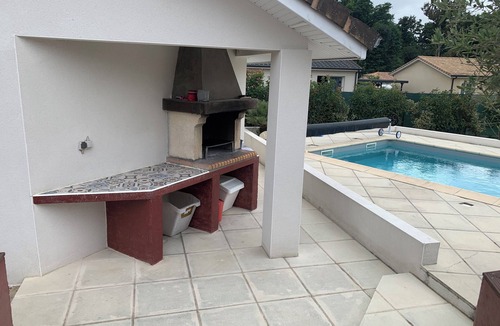 Saint-Andre-de-Cubzac House | Villa Cabarieu classified tourist office with swimming pool.