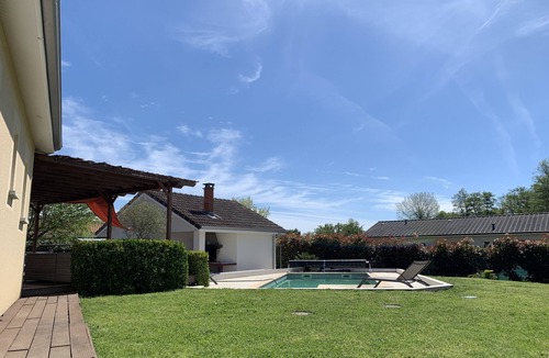 Saint-Andre-de-Cubzac House | Villa Cabarieu classified tourist office with swimming pool.
