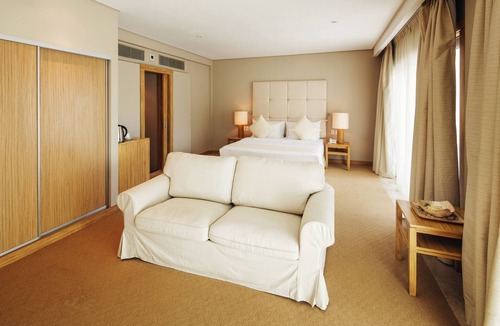 Manoc-Manoc Hotel | Villa Caemilla Beach Boutique Hotel