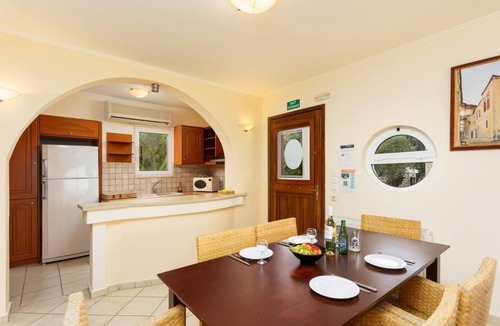 Agia Triada Villa | Villa Callistemon - Four Bedroom Villa, Sleeps 8