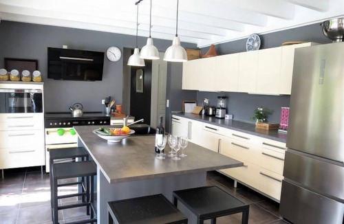 Andernos-les-Bains House | Villa Camélia by Interhome