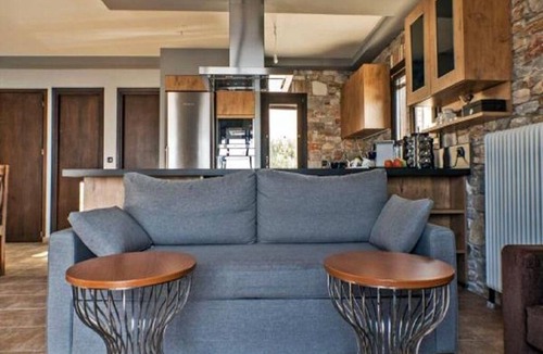 Megas Gialos House | Villa Camellia