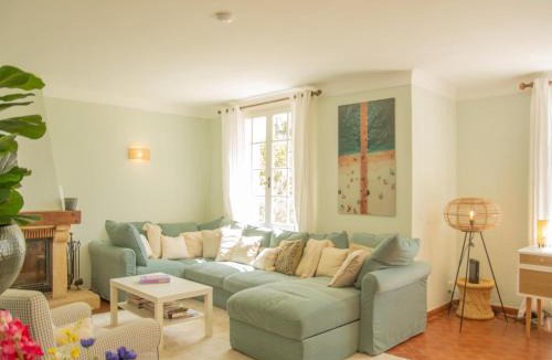 Saint-Pierre-de-Vassols House | Villa Cantirane