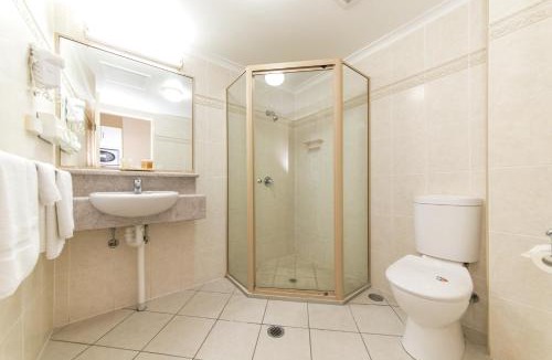 Rockhampton Hotel | Villa Capri Motel