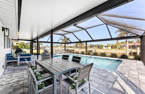 Punta Gorda Villa | Villa Capri | Waterfront Retreat with Heated Pool