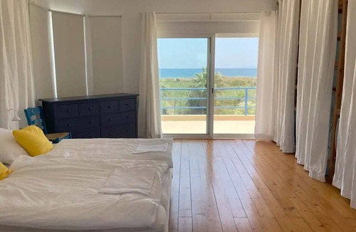 Aloizianika Villa | Villa Caretta - Your Holiday Home right by the sea