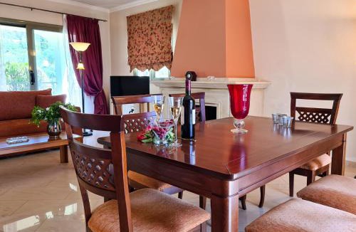 Razata House | Villa Carousos