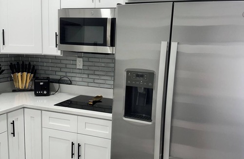 Apollo Beach Apartment | Villa Caru - Quiet Retreat Near Beaches and Beachfront Restaurants