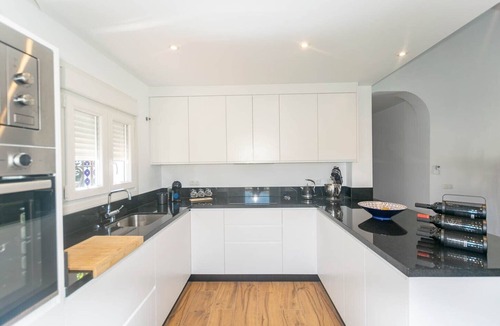 Torrox Villa | Villa 'Casa Chatsee' with Mountain View, Wi-Fi and Air Conditioning