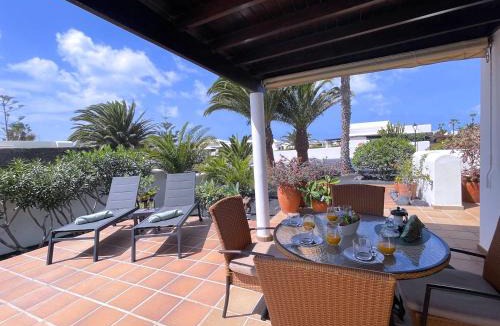 Montana Roja Villa | Villa Casa Karoline with a sunny terrace, heated pool, comfort and privacy in a quiet neighborhood