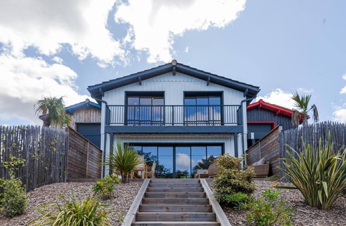Cazaux House | Villa Cazora – Terrace & Canal View in Cazaux