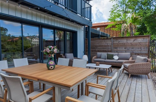 Cazaux House | Villa Cazora – Terrace & Canal View in Cazaux