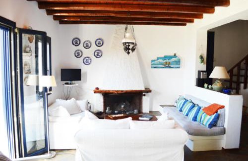 Agios Petros House | Villa Celest