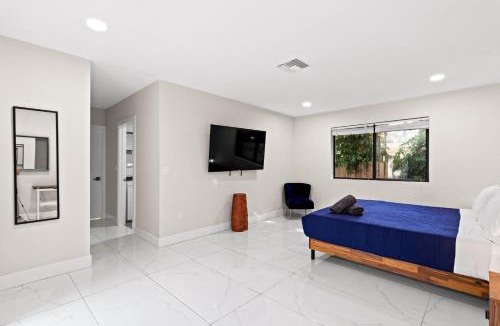 North Miami Villa | Villa Celeste - Pool - Mini Golf - Terrace
