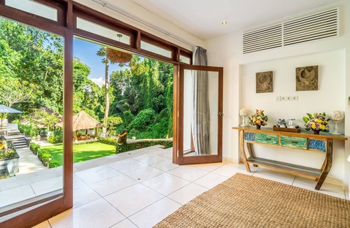 Kediri Villa | Villa Cepaka - Five Bedroom Villa, Sleeps 10