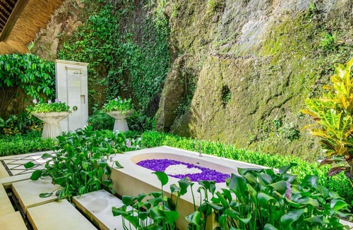 Kediri Villa | Villa Cepaka - Five Bedroom Villa, Sleeps 10