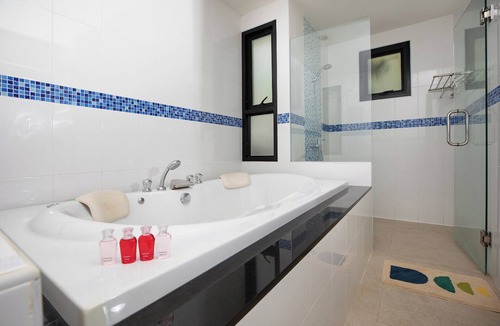 Ban Saiyuan Villa | Villa Chambertin - Villa 3 Chambres Avec Piscine à Rawai