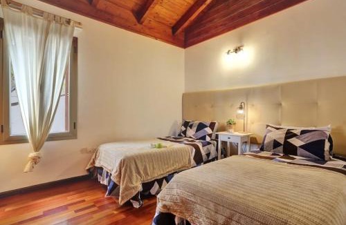Juan Fernandez House | Villa Charly