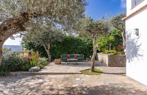 Sant'Agata sui Due Golfi Villa | Villa Chez Piè Panoramic Views Pool and Guest Services
