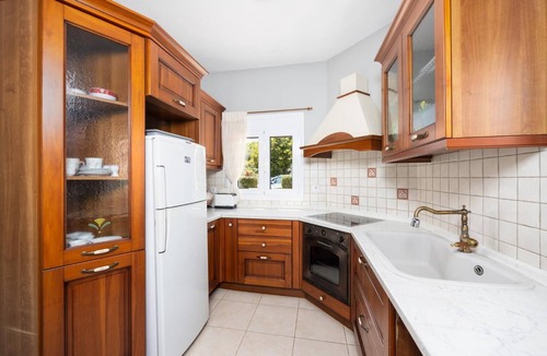 Gerani Villa | Villa Chloe - Four Bedroom Villa, Sleeps 8