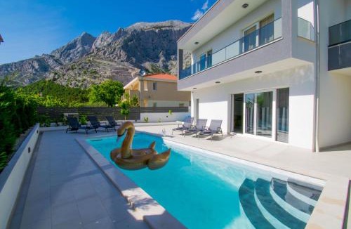 Bast Villa | Villa Cipa