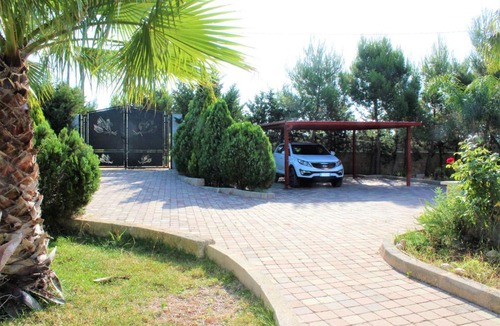Torre San Giovanni Villa | Villa climatizzata con grande porticato esterno vicino alle spiagge
