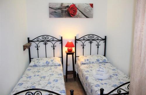 Torre San Giovanni Villa | Villa climatizzata con grande porticato esterno vicino alle spiagge