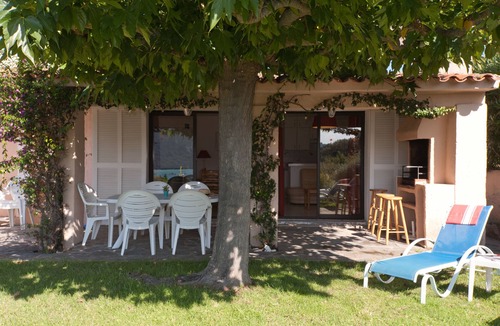 Santa Giulia Villa | Villa Classic 3 bedrooms - Santa Giulia - Residence with heated pool