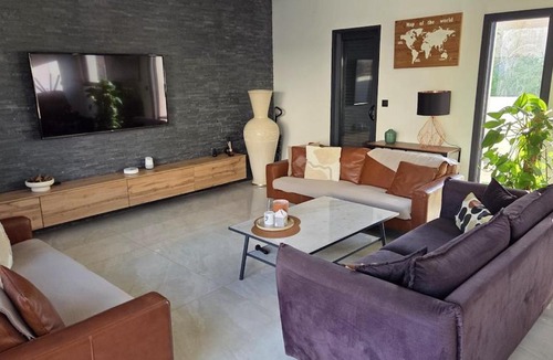 Juvignac Villa | Villa climatisée avec piscine et jacuzzi