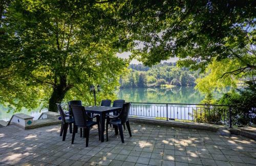 Castelletto Sopra Ticino Villa | Villa con darsena-Castelletto Ticino