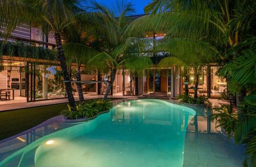 Berawa Villa | Villa Coco Bay - Iconic 8BR Tropical Villa Next to the Beach