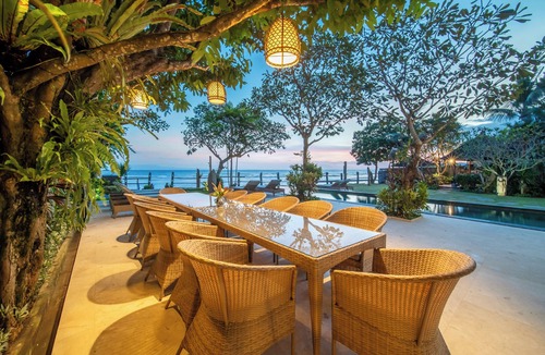 Sengkidu Villa | Villa Cocoa Maya: Beautiful, fully serviced, large villa steps from the ocean