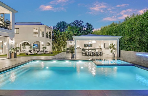 Beverly Hills Villa | Villa Colette by LuxJB 🏆 Beverly Hills Mansion with Resort-Style Service