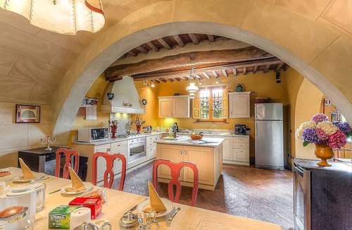 Badia Cantignano Villa | Villa Collevento: An elegant and welcoming two-story villa situated in a quiet location, surrounded by a wonderful garden, with Free WI-FI.
