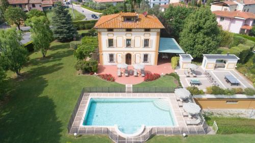 Orentano Villa | Villa Colombai