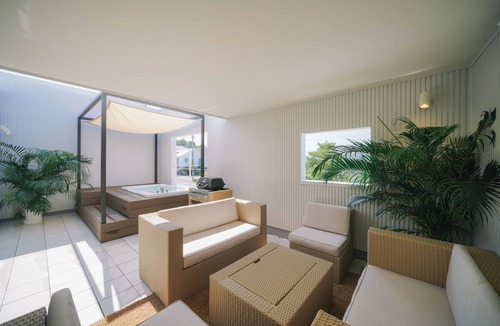 Nakama Villa | Villa Colors A