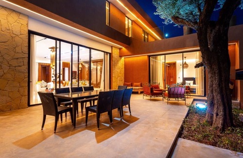 Agdal Villa | Villa combining contemporary and oriental styles near downtown Marrakech