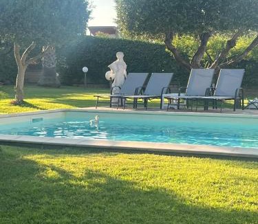 Suburbio VII Portuense Villa | Villa con piscina