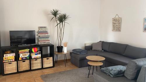 El Vendrell House | Villa con Piscina privada, BBQ y Jardín a 10' de la playa