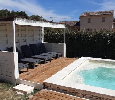 Croagnes Villa | Villa confortable avec piscine privée à Saint-Saturnin-lès-Apt