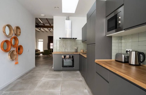 Aiora House | Villa Conserva