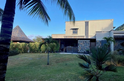 Black River Villa | Villa Contemporaine - Côte Ouest