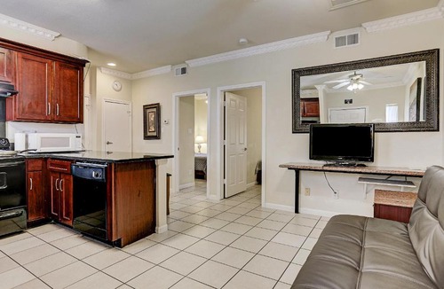 Chinatown Apartment | Villa Corporate 2 bedroom Suite Furnished Condo