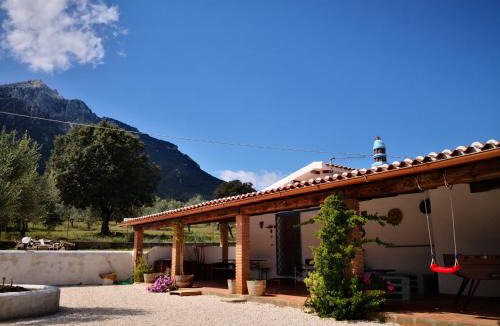Oliena House | Villa Cusidore