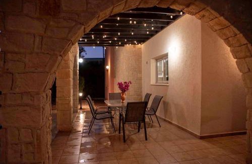 Kissonerga Apartment | Villa Cynthiana 4- 300m from the sea 3 bedrooms 3 bathrooms