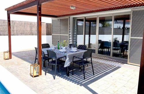 Cala'n Bosch Villa | Villa d’Aina * Propiedad privada con piscina