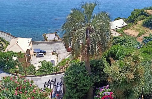 Voltri Apartment | Villa D'Albertis