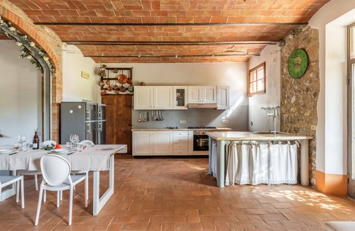 Gallina Villa | Villa D'Orchia, luxury organic farm with private pool in Val D'orcia, Sleeps 16.